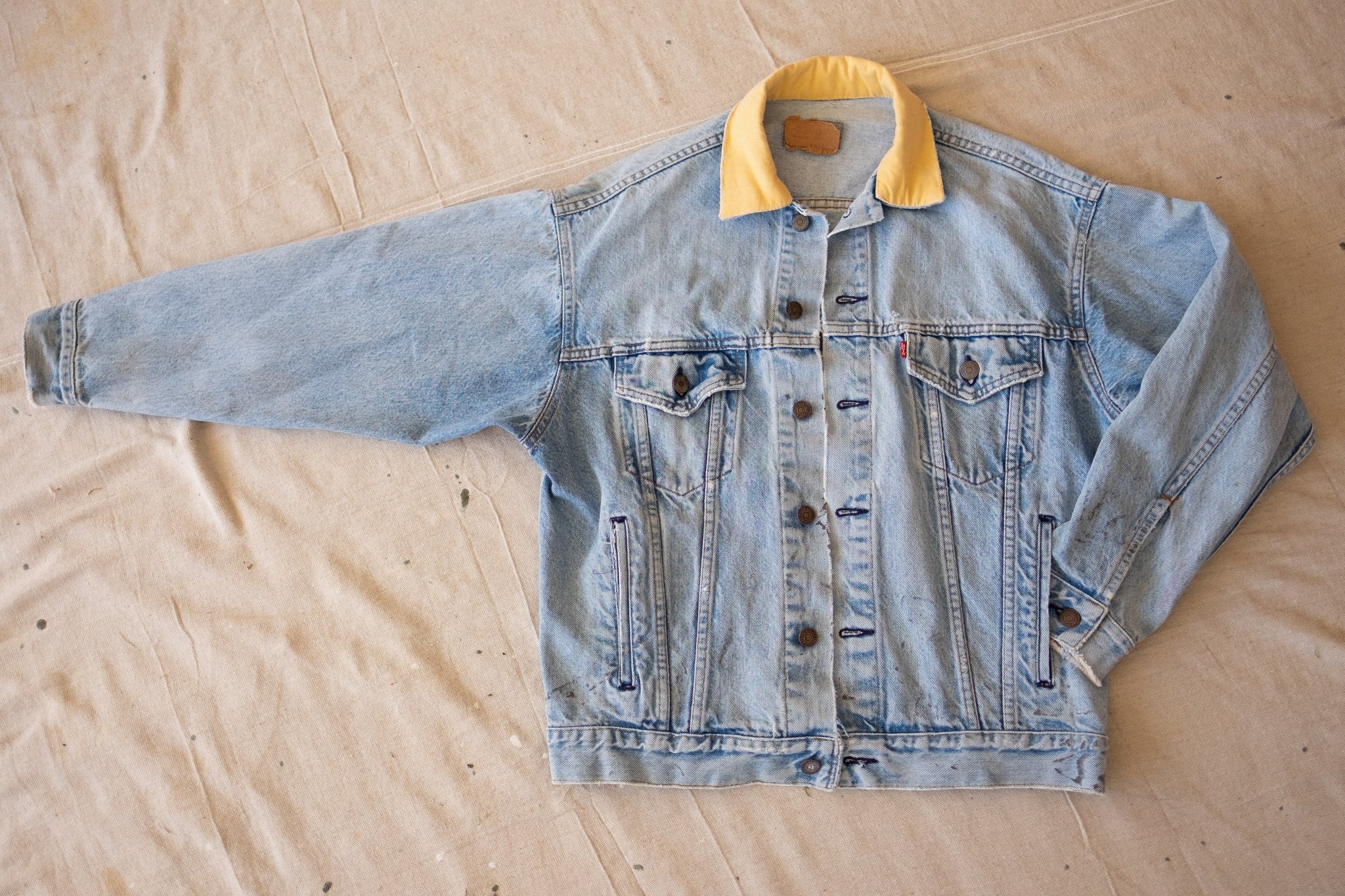 Light Blue Levi's Denim Jacket with contrast collar
